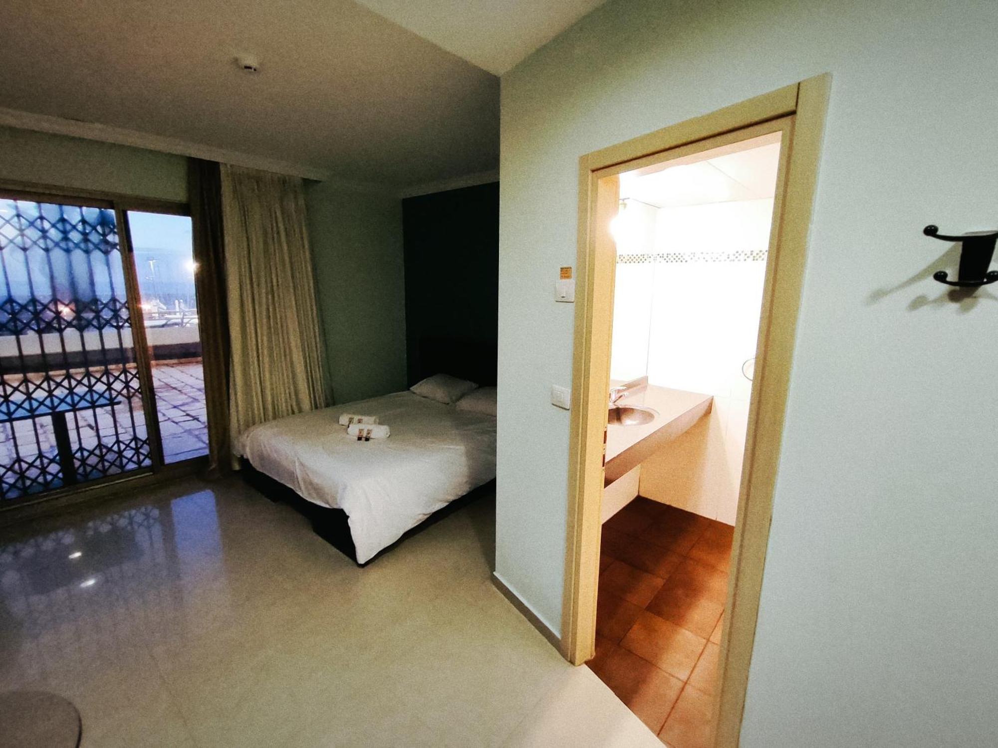 Marina Beach Hotel Tel Aviv Buitenkant foto