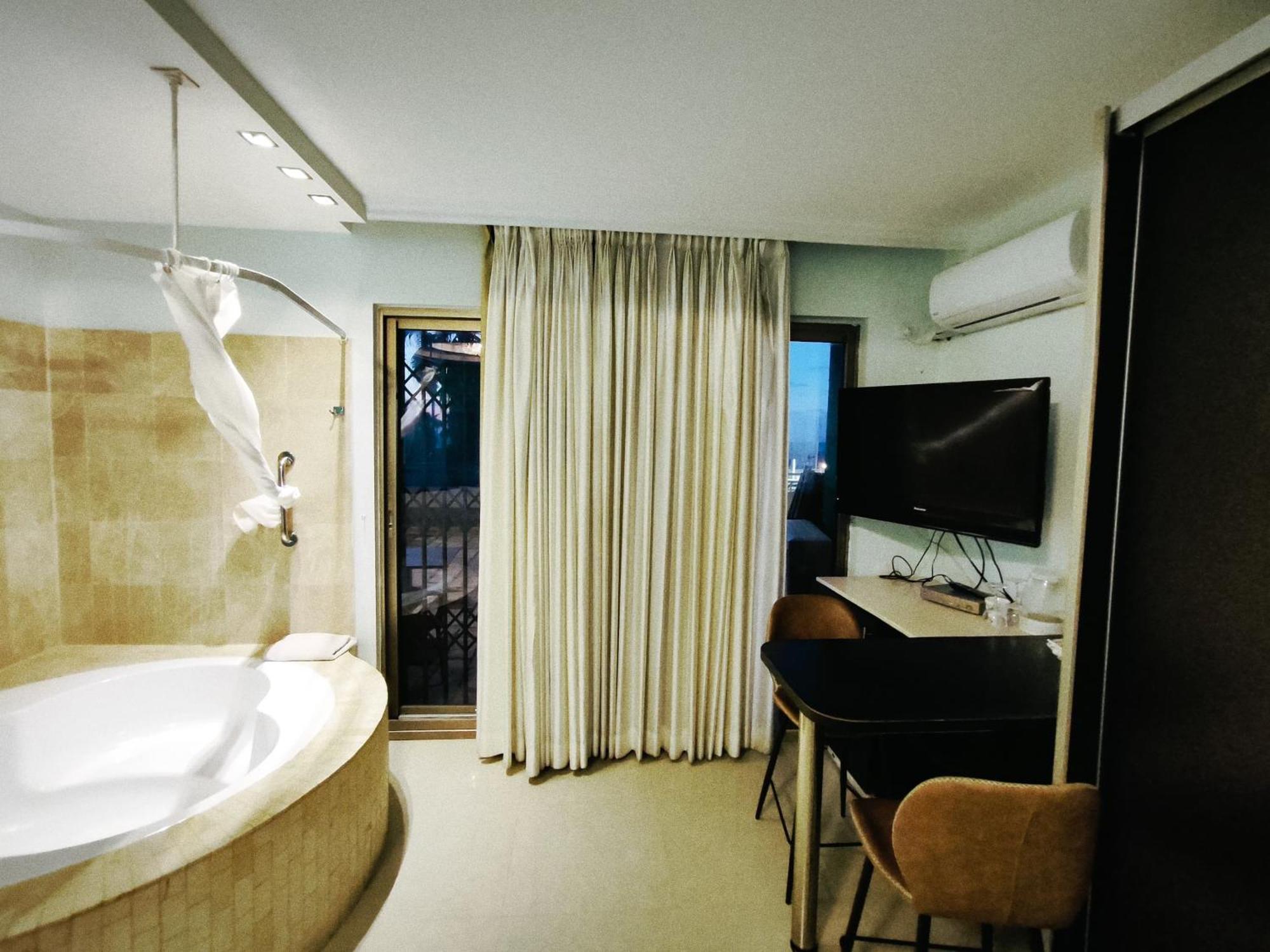 Marina Beach Hotel Tel Aviv Buitenkant foto