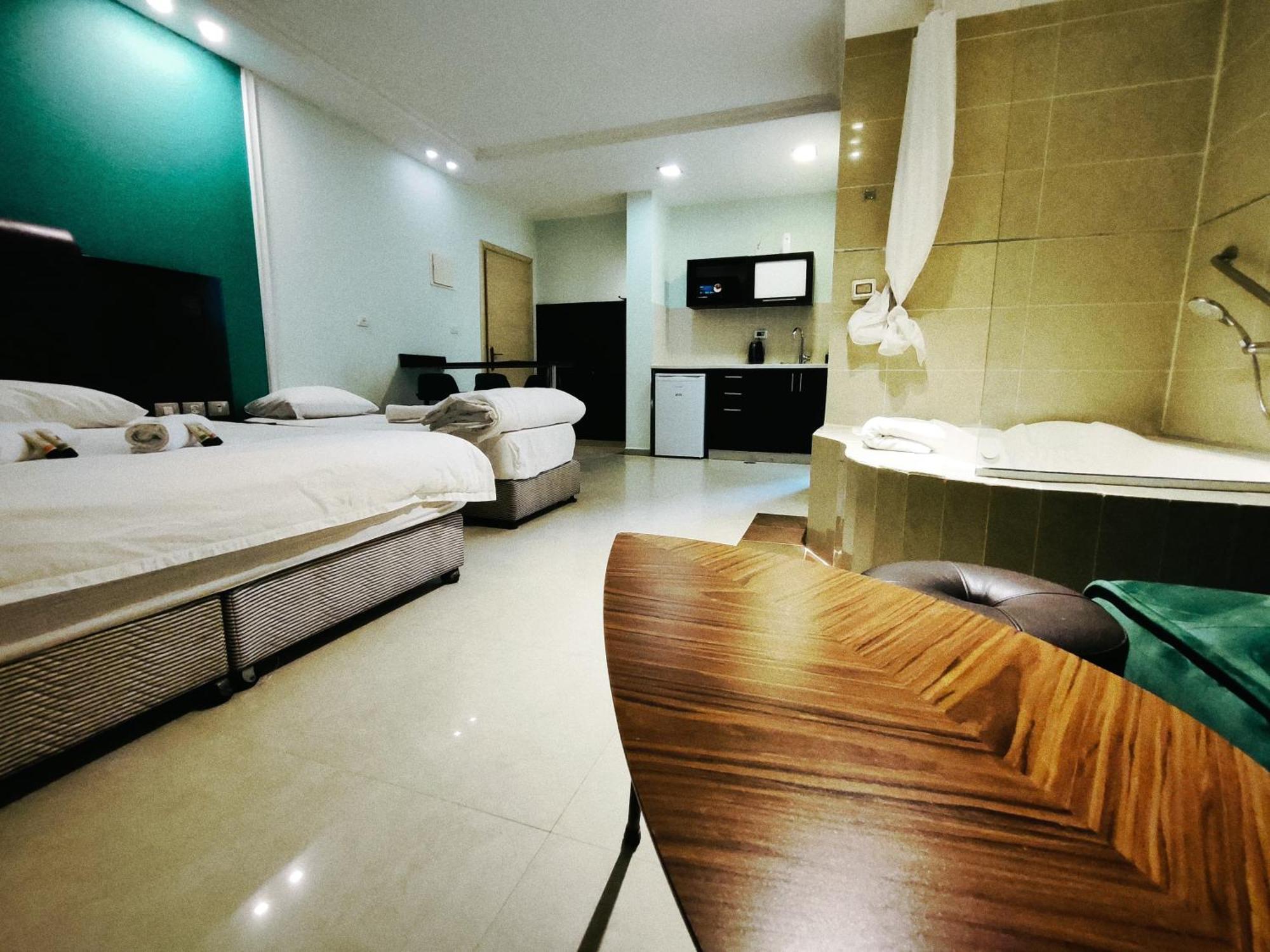 Marina Beach Hotel Tel Aviv Buitenkant foto