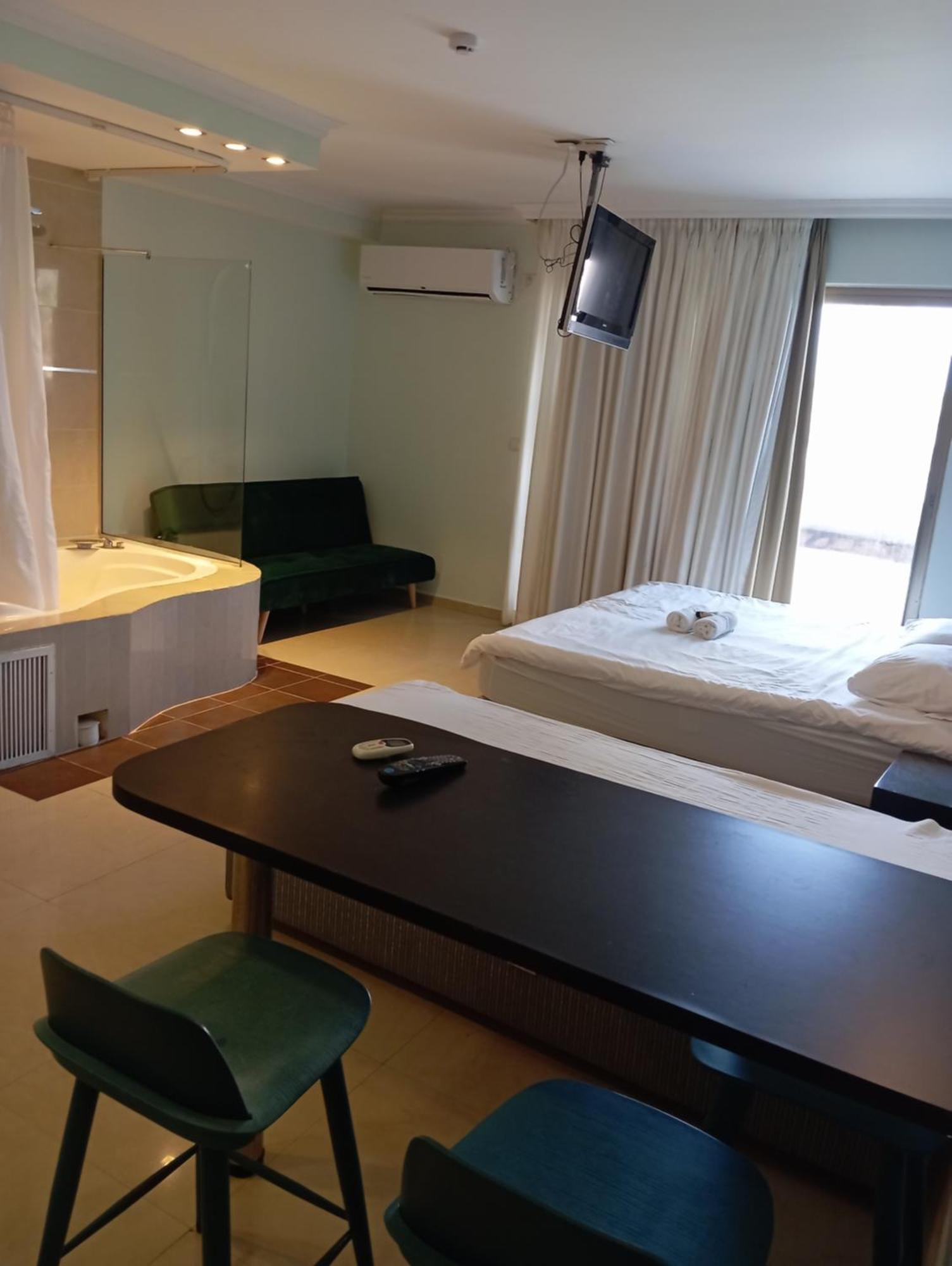 Marina Beach Hotel Tel Aviv Buitenkant foto