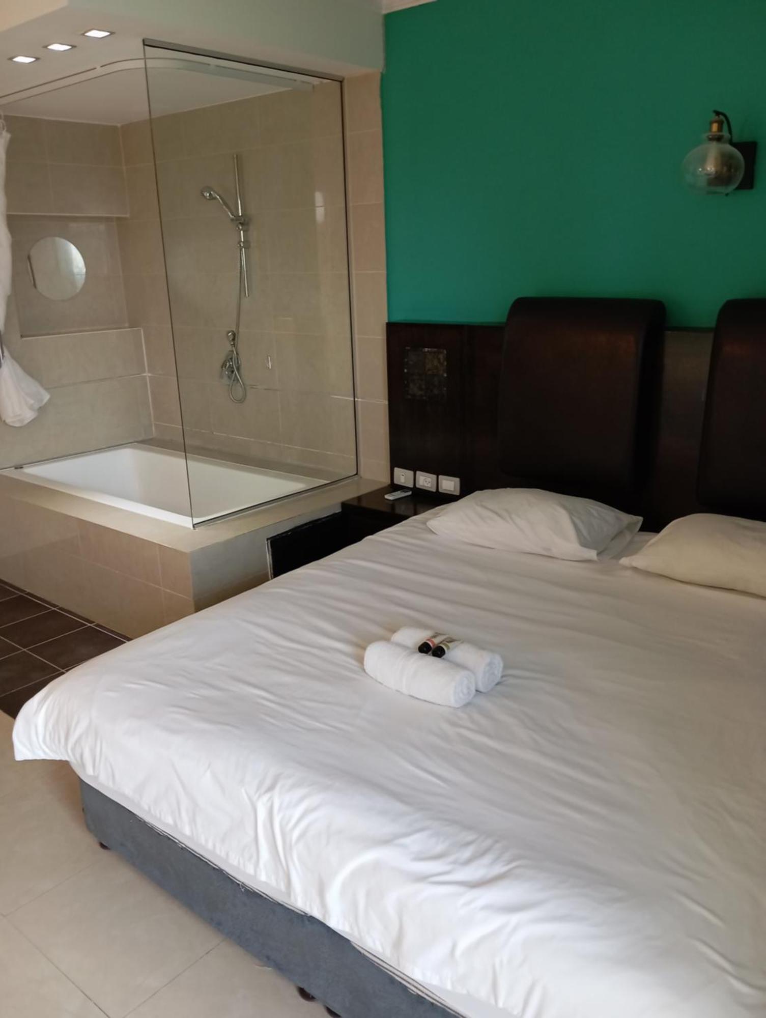 Marina Beach Hotel Tel Aviv Buitenkant foto