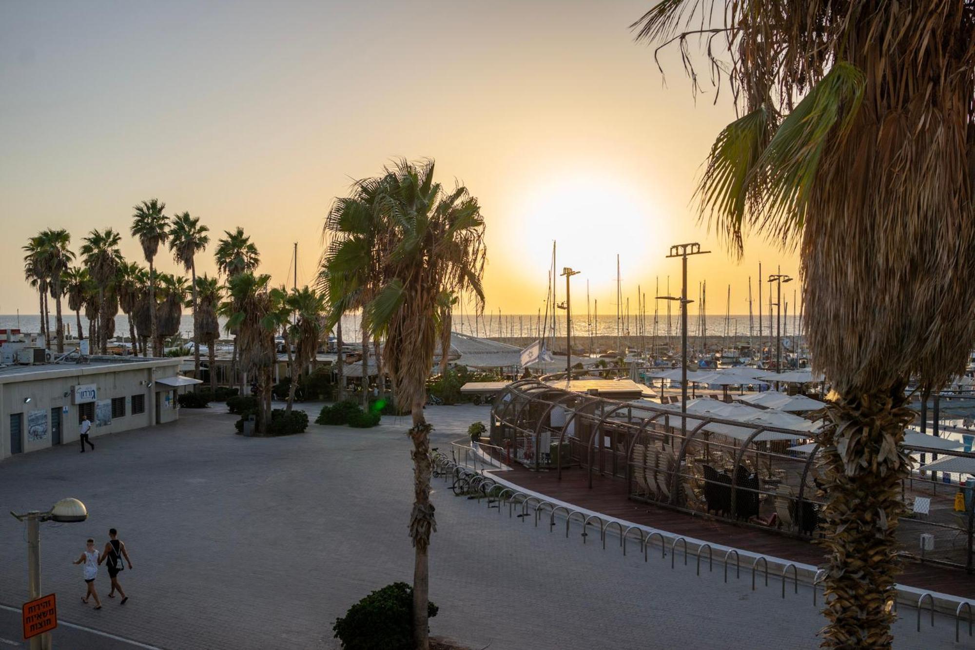 Marina Beach Hotel Tel Aviv Buitenkant foto